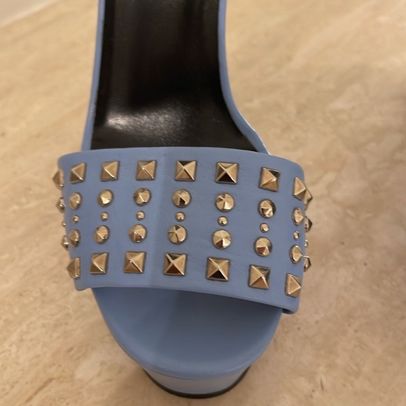Gucci Studded Platform Sandals Size 37. - Picture 3 of 12